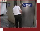 A jsem tam strkal, co jsem strkal, zmek jsem neotevel      