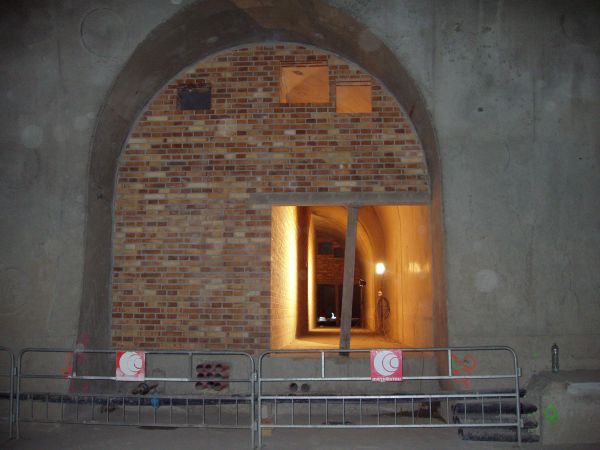 Praha, tunel pod Vtkovem, jen 2007