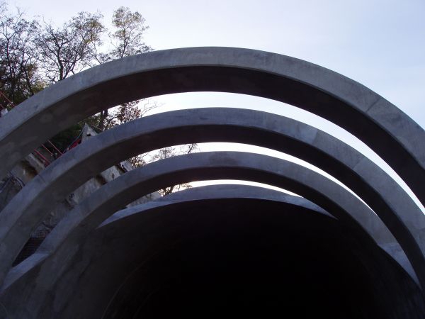Praha, tunel pod Vtkovem, jen 2007