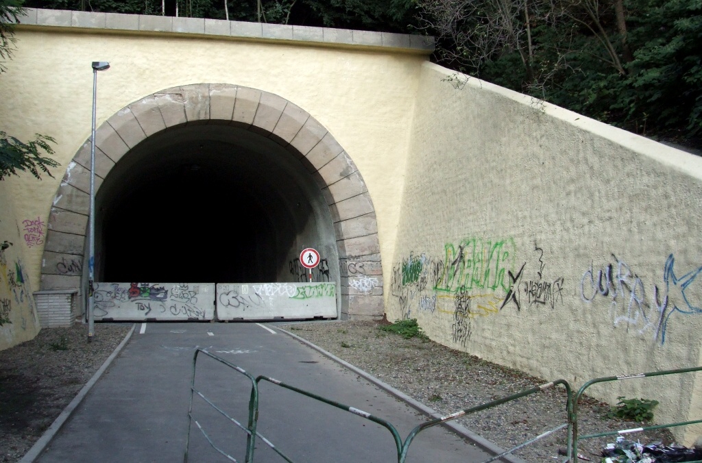 Praha, �i�kov, V�tkov 2010 - Horydoly.cz 