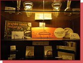Prask vletn restaurace. Upomnky si mete koupit v muzeu 