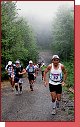 Silva Nortica Run 201. Prvn kopec je tady. Natst za sv rann mlhy. V ele skupinky b Frantiek Novk 