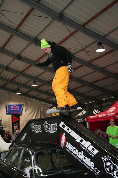 Snowboardov zvody v hale