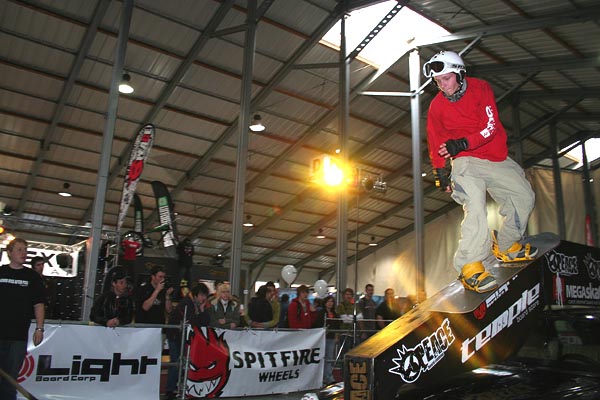 Snowboardov zvody v hale
