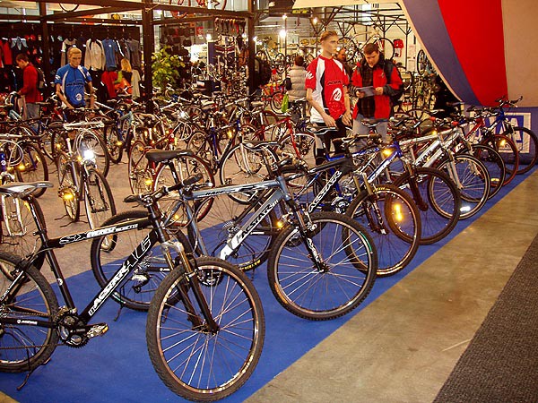 Sport Life 2004, expozice kol a cyklistickho vybaven