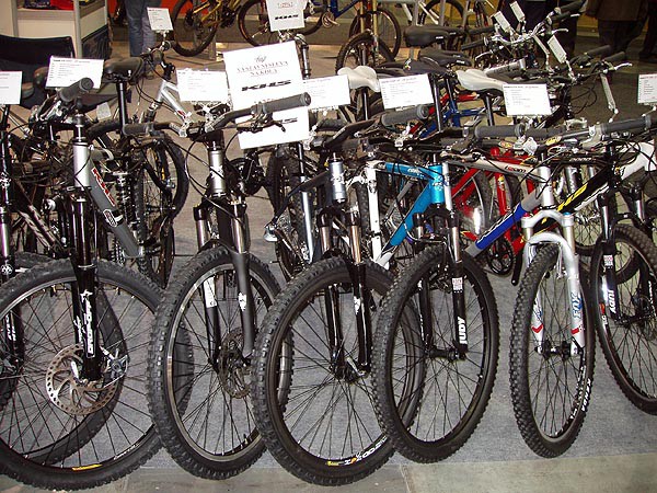 Sport Life 2004, expozice kol a cyklistickho vybaven