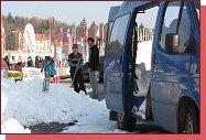 Sport Life 2011. Dovezli snh v dodvce a skkali na snowboardech. 