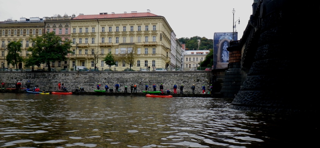 Nap Prahou pes ti jezy 2010 - Horydoly.cz 