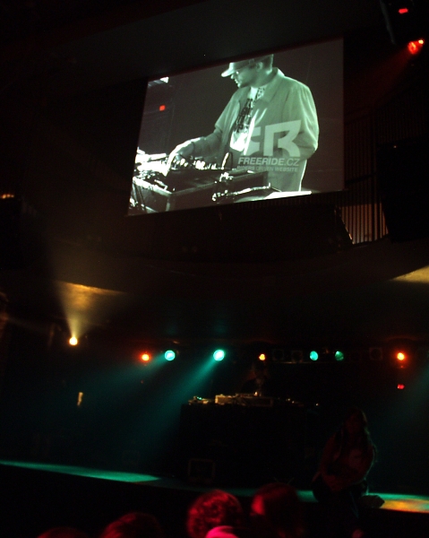 Retro Music Hall Praha: Vo(a)yage party