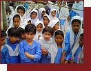 Obyvatelstvo severoafghnskho okresu Dawlatabad tvo pevn Tadikov, Uzbeci a Turkmni. Podobn jako jinde na afghnskm venkov se oblast potk s vysokou mrou negramotnosti. Nov kola, kterou zde postavili ei, m pomoci zvrtit souasn stav.