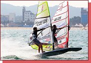 Windsurfa Tom Malina zvod v jihokorejskm Ulsanu  