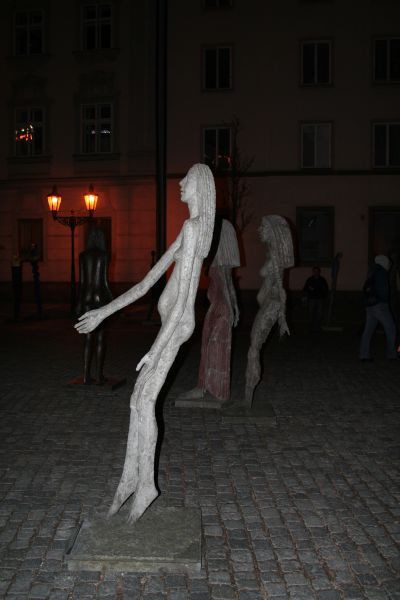 Olbram Zoubek, vstava na Ovocnm trhu v Praze