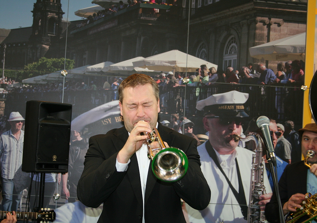 Drážďanský dixieland hraje na Holiday World Praha.