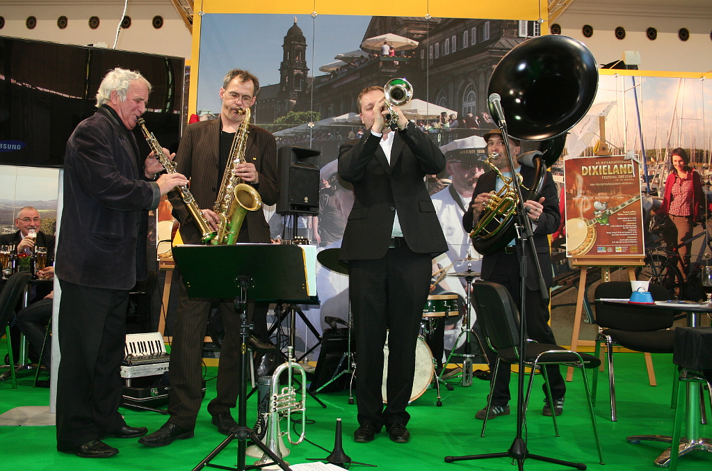 Drážďanský dixieland hraje na Holiday World Praha.