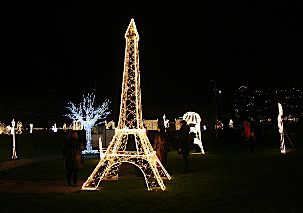 Eiffelova věž v Paříži.