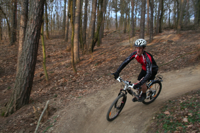 Hostík: dirt, jump a trail