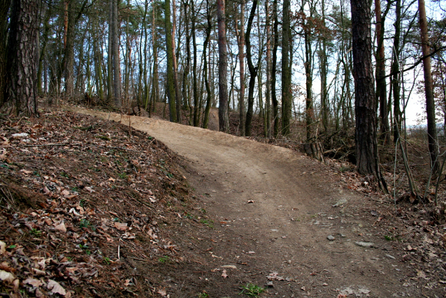 Hostík: dirt, jump a trail