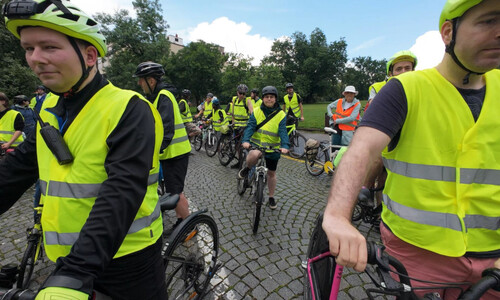 Stovky cyklistů oslavily Světový den kola průjezdem Prahy Stovky cyklistů oslavily Světový den kola průjezdem Prahy