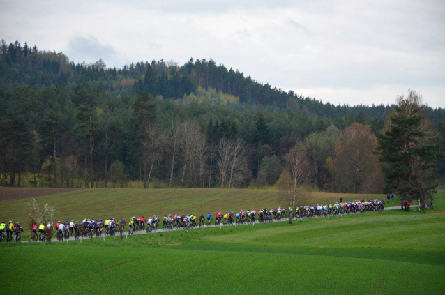 Pod Ralskem se bojovalo na bikemaratonu Podralsko