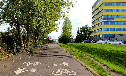 Z Letňan ho Hostivaře. Na kole 10 kilometrů pražskou periferií Z Letňan ho Hostivaře. Na kole 10 kilometrů pražskou periferií