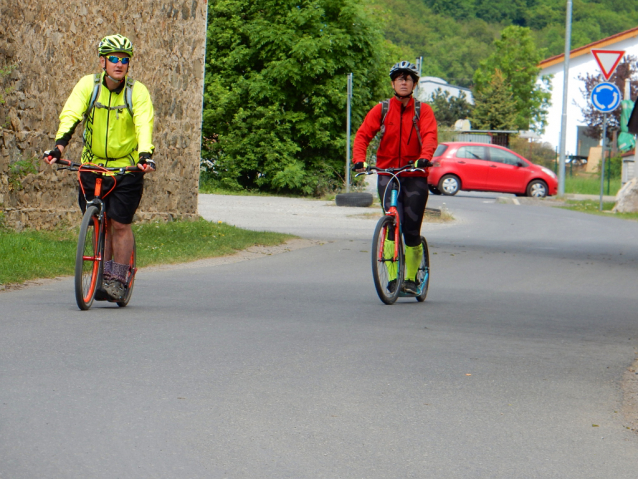 TEST Cyklistická a koloběžkářská bunda Crussis Softshell 