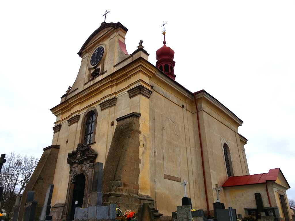 Osek, kostel Nanebevzetí panny Marie.