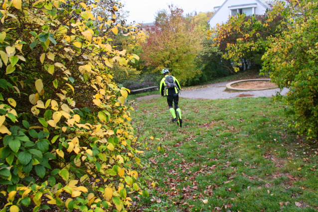 TEST Cyklistická a koloběžkářská bunda Crussis Softshell 