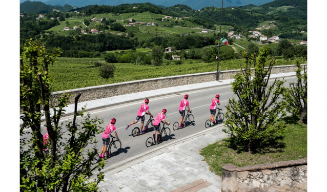 Giro 100 na koloběžce a jiné příběhy