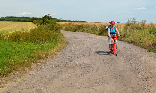 Z Nedvězí do Neratovic, z Kokořínska do Polabí, na koloběžkách Z Nedvězí do Neratovic, z Kokořínska do Polabí, na koloběžkách