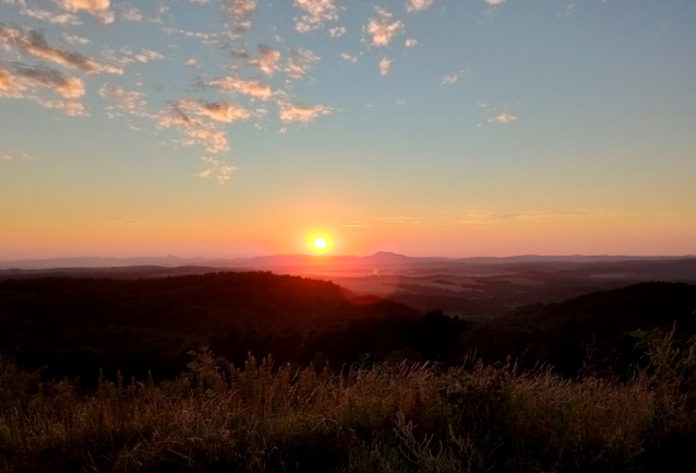 Z Nedvězí do Neratovic, z Kokořínska do Polabí, na koloběžkách