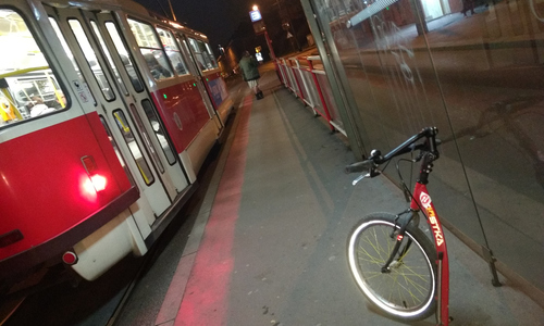Další oprava ulice, kde se vykašlali na cyklisty: ze Zahradního Města do Strašnic Další oprava ulice, kde se vykašlali na cyklisty: ze Zahradního Města do Strašnic