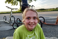 Třídenní putování dětského oddílu Poutníci: jedeme na koloběžkách Yedoo a spíme v hamakách Třídenní putování dětského oddílu Poutníci: jedeme na koloběžkách Yedoo a spíme v hamakách