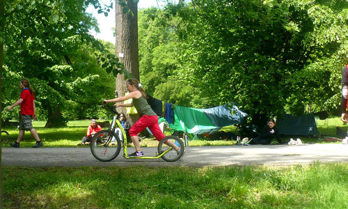 VIDEO: 24 hodin na koloběžce ve Stromovce VIDEO: 24 hodin na koloběžce ve Stromovce