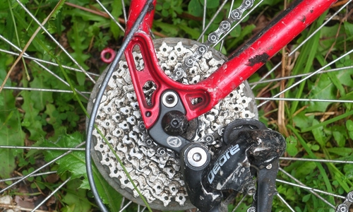Cyklista ve Strašicích přepadl přes řídítka a zemřel na úraz hlavy Cyklista ve Strašicích přepadl přes řídítka a zemřel na úraz hlavy
