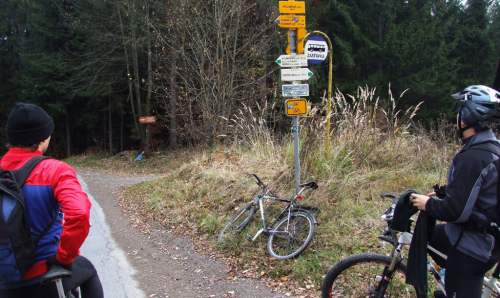 Dva cyklisté zemřeli v Beskydech