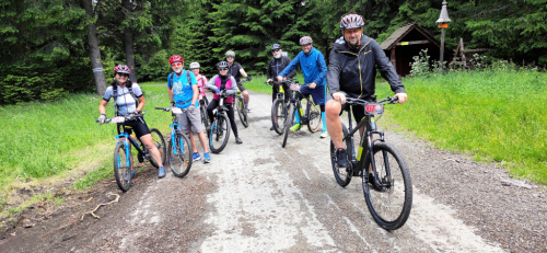 Výběr vhodné cyklistické helmy sníží riziko zranění hlavy o 80 %