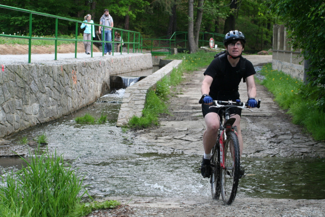 TEST Author Traction - cykloturista do těžkého terénu