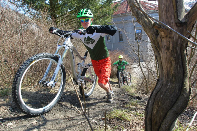 Divoký biking v Hlubočepech