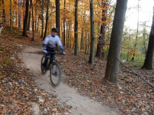 Podzimní vyjížďka na horském kole na Šemberu