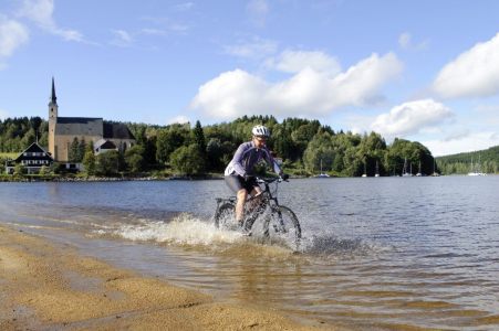 Lipno: jižní strana na kole