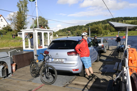 Lipno láká na windsurfing, cyklostezky a procházky v korunách stromů