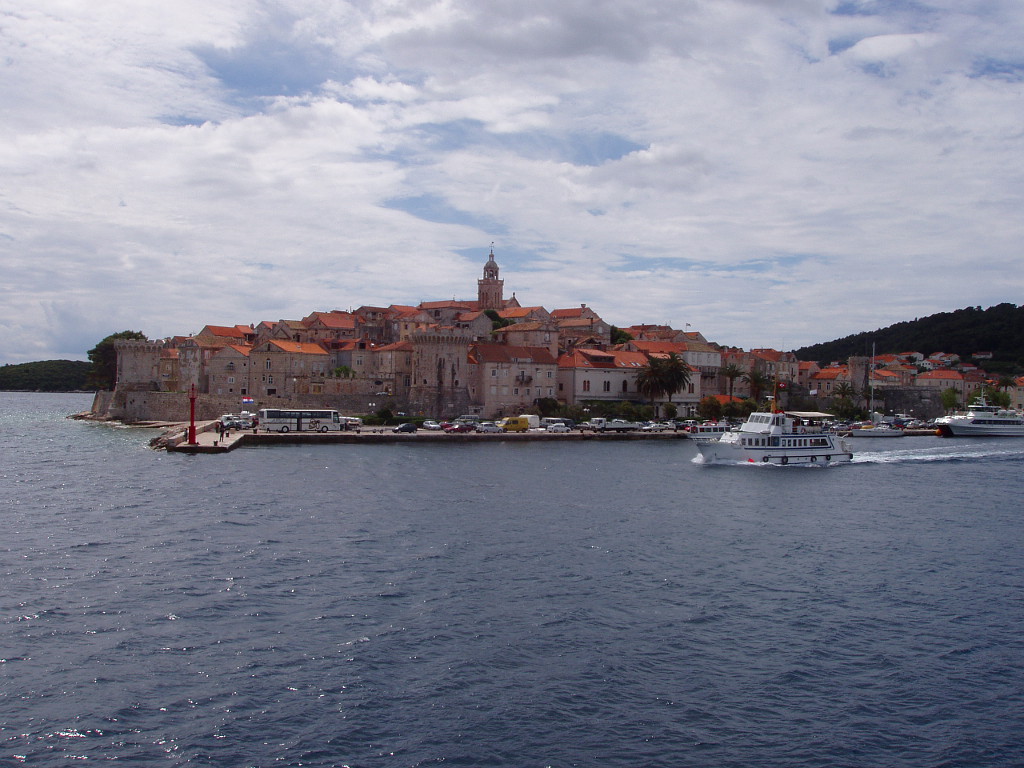 Korčula - ostrov, přístav a město stejného jména.