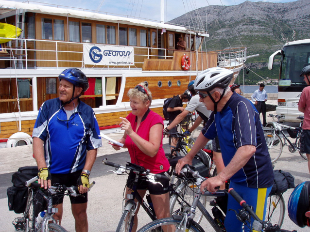 Přes Korčulu jedeme na kole