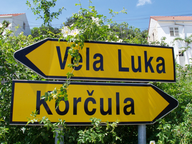 Přes Korčulu jedeme na kole