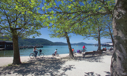 Romantické jezero Wörthersee Romantické jezero Wörthersee
