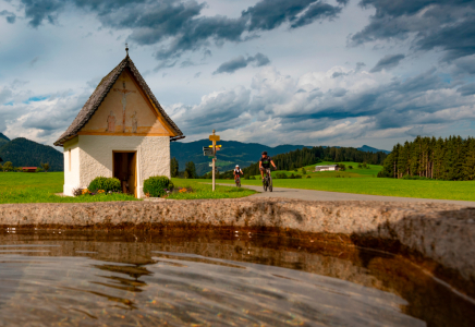 Kufsteinland na kole: okruh z Kufstein přes Walchsee do Kössen