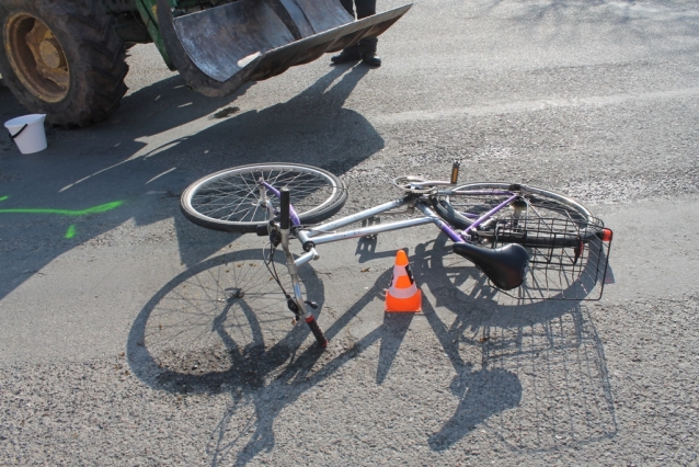 Traktorista srazil cyklistu radlicí v Radějově