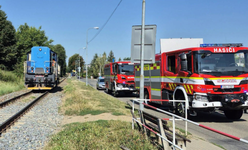 Cyklista vjel pod lokomotivu ve Zlíně