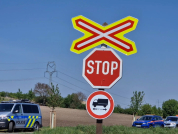Cyklistu zajel vlak u Čejče