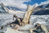 Letošní nálezy mrtvol, letadel a zbraní na švýcarských ledovcích